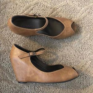 cute and COMFORTABLE wedges